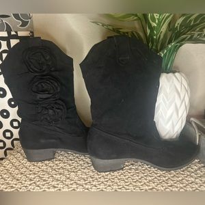 Black size 6 Kensiegirl heeled boots